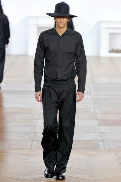 Look 30